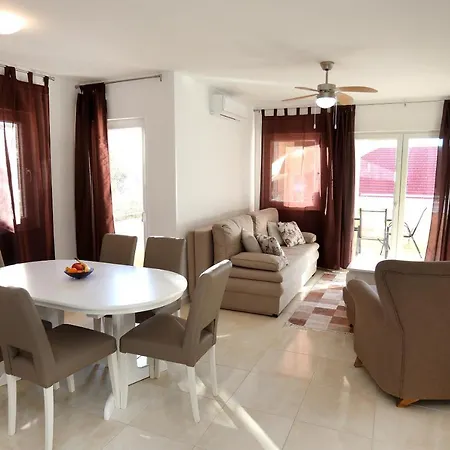 Apartamento Lovely 2-bed In Okrug Gornji