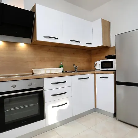 Apartamento Lovely 2-bed In Okrug Gornji