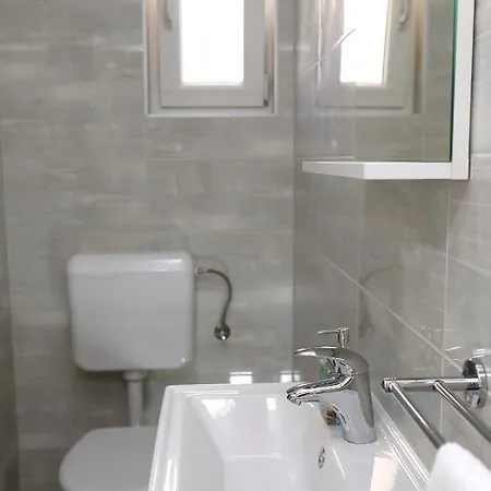 Apartamento Lovely 2-bed In Okrug Gornji