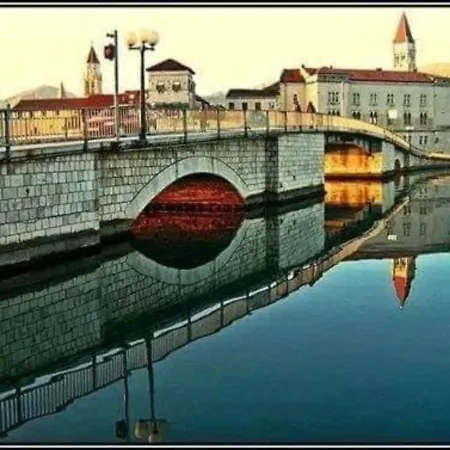Lovely 2-bed In * Okrug Gornji