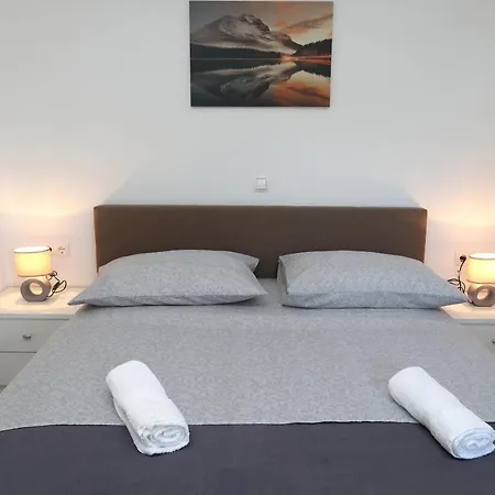 Lovely 2-bed In Apartamento *