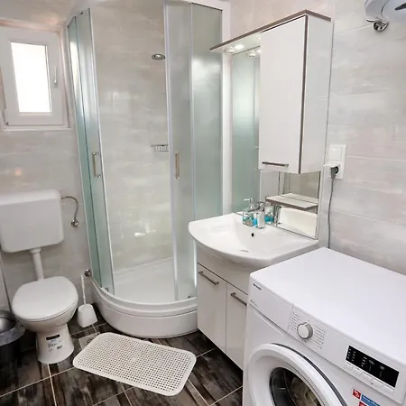 Lovely 2-bed In *