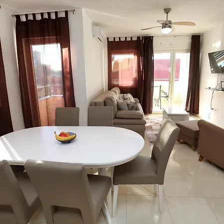 Lovely 2-bed In Apartamento Okrug Gornji