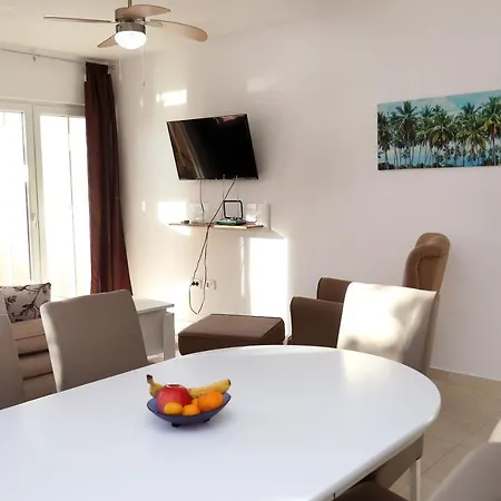 Apartamento Lovely 2-bed In Okrug Gornji