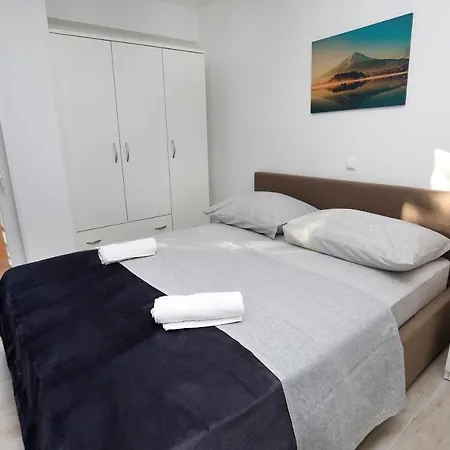 Lovely 2-bed In *