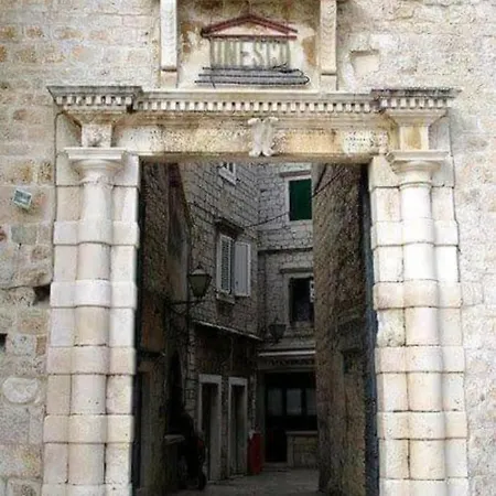 Lovely 2-bed In Apartamento *
